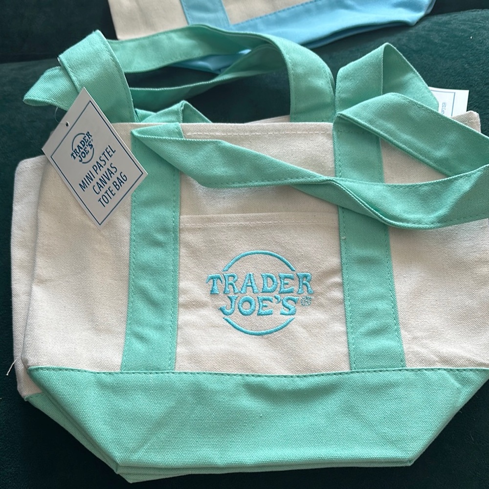 Green and Cream Canvas Tote Bag with Durable Design